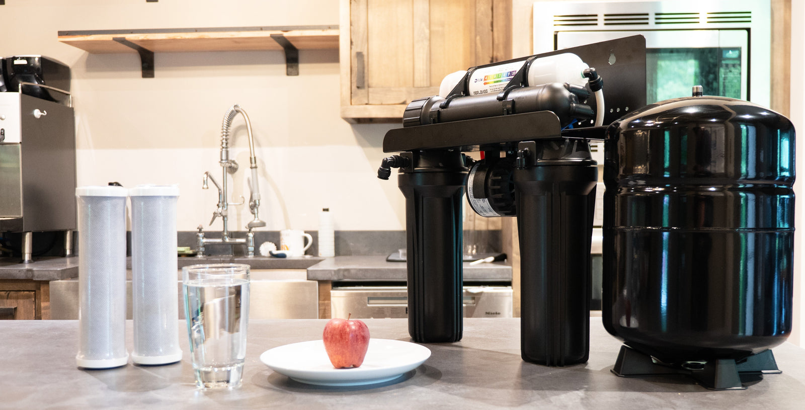 Reverse osmosis system on a kitchen counter