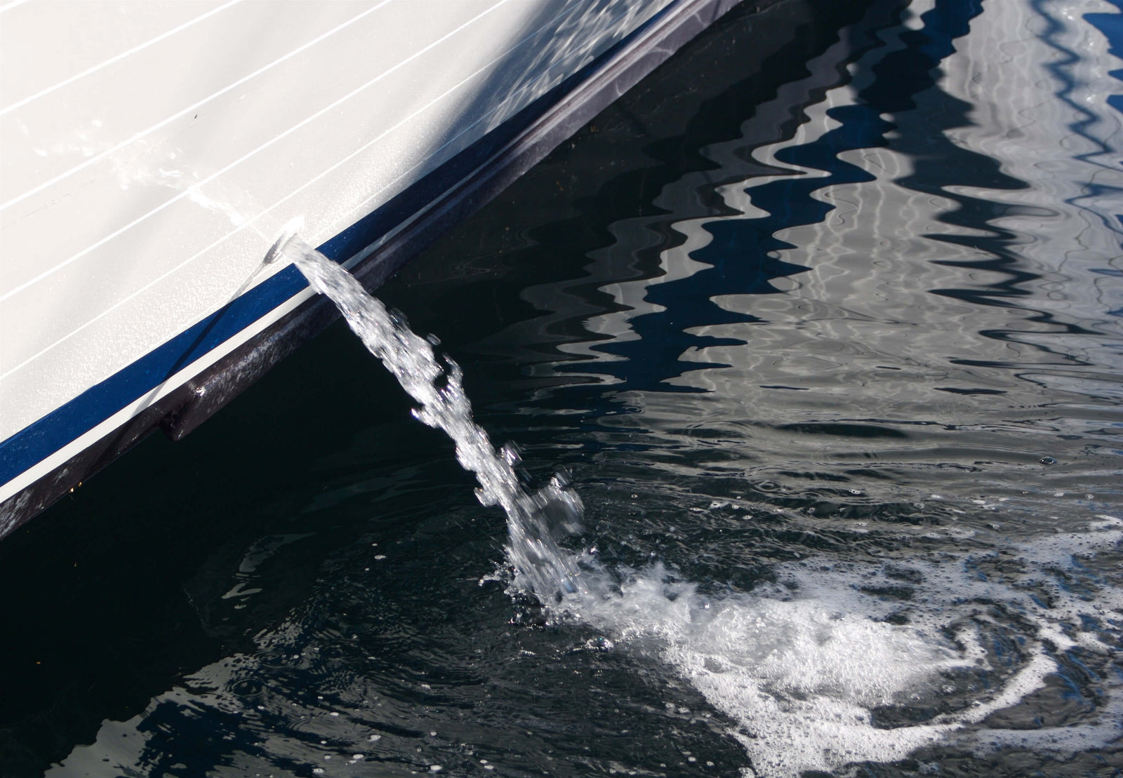 How to Choose the Right Bilge Pump for Your Boat