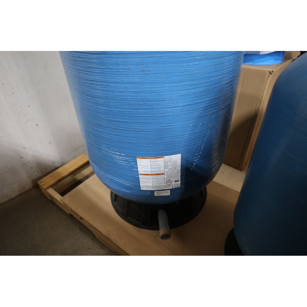 Romate Tank 60 Gallon Composite with Bladder 24" x 41.5" Inlet/Outlet 1.25" Male NPT OPEN BOX