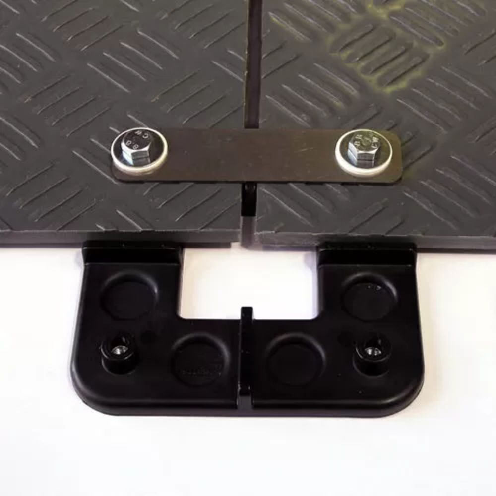 Ground Protection Mat 4-Way Under Mount Connector