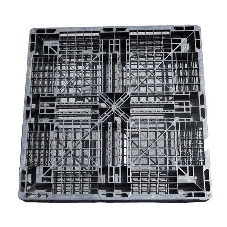 Plastic Pallet 43.5 x 43.5 x 5 - Used Condition