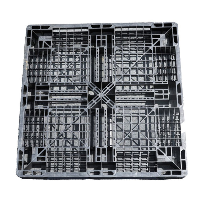 Plastic Pallet 43.5 x 43.5 x 5 - Used Condition